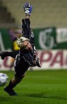 28.10.2000<br>Rapid - Admira<br>HEU Georg<br>streckt sich vergeblich beim Freistotor von Wallner<br>66. Minute