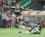 07.08.2004<br>Rapid - Salzburg/0:0<br>HIDEN Martin (Rapid) liegt<br>SCHRIEBL Alexander (Salzburg) fliegt<br>49. Minute