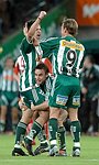 17.05.2005<br>Rapid - GAK/4:1 (1:0)<br>HOFMANN Steffen und LAWAREE Axel sind die ersten Gratulanten nach dem Bombentor vom MARTINEZ Sebastian zum 3:1<br>90. Minute
