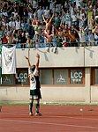 31.08.2002<br>Rapid - Salzburg/2:2(2:2)<br>WALLNER Roman nimmt die Ovationen der Fans zu seinem Tor zum 2:2 entgegen<br>45.(+2) Minute