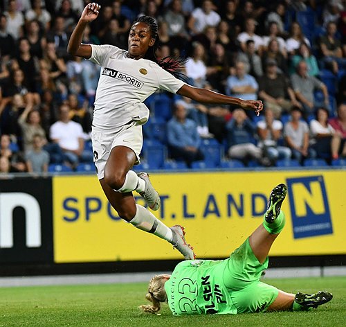 SKN St. Poelten - Paris SG