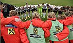 21.03.2016,  Rohrendorf, Fussball,  European Womens Under-17 Champioship 2016,  Elite Round,  sterreich,  Schweiz<br>Ritual sterreich<br><br><br><br>Copyright DIENER / Zierlinger Karl<br>Marktgasse 3-7 / 4 / 5 / 21<br>A-1090 Wien<br>Telefax +43 1 955 32 35<br>Mobil +43 676 629 98 51<br>BA-CA<br>Bank Nr. 12000<br>Account Nr. 00712 223 783<br>e-mail: agentur@diener.at<br>Datenbank: www.diener.at