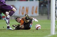 28.08.2005<br>Austria - Pasching/0:2 (0:2)<br>SCHICKLGRUBER Josef scl�gt sich den Ball beinahe selbst ins Tor<br>41. Minute