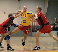 25.09.2004<br>Krems - G�nserndorf<br>FARAR Roman (Krems)<br>EIBENSTEINER Christian, HABERFELLNER Michael (G�nserndorf)<br>