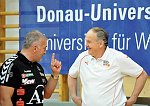 08.05.2011<br>UHK Krems - Bregenz/28:31 (15:18)<br>LIPTAK Martin, SZILAGYI Istvan<br>entspannte Unterhaltung vor Spielbeginn