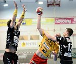 20.04.2013, Krems, Handball, Handball Liga Austria, HLA, MPO, UHK Krems, Bregenz,<br>MAYER Lucas, SCHMOELZ Johann, WATZL Gernot<br><br><br>Copyright DIENER / Karl Zierlinger<br>Marktgasse 3-7 / 4 / 5 / 21<br>A-1090 Wien<br>Telefax +43 1 955 32 35<br>Mobil +43 676 629 98 51<br>BA-CA<br>Bank Nr. 12000<br>Account Nr. 00712 223 783<br>e-mail: agentur@diener.at<br>Datenbank: www.diener.at