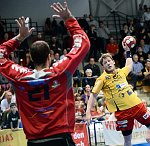 20.04.2013, Krems, Handball, Handball Liga Austria, HLA, MPO, UHK Krems, Bregenz,<br>ALEKSIC Goran, VISY Norbert<br><br><br>Copyright DIENER / Karl Zierlinger<br>Marktgasse 3-7 / 4 / 5 / 21<br>A-1090 Wien<br>Telefax +43 1 955 32 35<br>Mobil +43 676 629 98 51<br>BA-CA<br>Bank Nr. 12000<br>Account Nr. 00712 223 783<br>e-mail: agentur@diener.at<br>Datenbank: www.diener.at