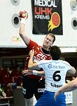 23.03.2013, Krems, Handball, Handball Liga Austria, HLA, MPO, UHK Krems - HC Hard,<br>VIZVARY Kristof, SCHMID Dominik<br><br>Copyright DIENER / Zierlinger Karl<br>Marktgasse 3-7 / 4 / 5 / 21<br>A-1090 Wien<br>Telefax +43 1 955 32 35<br>Mobil +43 676 629 98 51<br>BA-CA<br>Bank Nr. 12000<br>Account Nr. 00712 223 783<br>e-mail: agentur@diener.at<br>Datenbank: www.diener.at