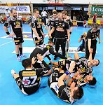 14.04.2013, Krems, Handball, OEHB Cup, Final Four der Herren, Finale, Fivers WAT Margareten - HC Hard,<br>Jubel der Fivers<br><br>Copyright DIENER / Zierlinger Karl<br>Marktgasse 3-7 / 4 / 5 / 21<br>A-1090 Wien<br>Telefax +43 1 955 32 35<br>Mobil +43 676 629 98 51<br>BA-CA<br>Bank Nr. 12000<br>Account Nr. 00712 223 783<br>e-mail: agentur@diener.at<br>Datenbank: www.diener.at