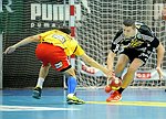 26.10.2012, Krems, Handball, Handball Liga Austria, HLA, GD, UHK Krems - Fivers WAT Margareten,<br>CHALUPA Georg, KIRVELIAVICIUS Romas<br><br>Copyright DIENER / Zierlinger Karl<br>Marktgasse 3-7 / 4 / 5 / 21<br>A-1090 Wien<br>Telefax +43 1 955 32 35<br>Mobil +43 676 629 98 51<br>BA-CA<br>Bank Nr. 12000<br>Account Nr. 00712 223 783<br>e-mail: agentur@diener.at<br>Datenbank: www.diener.at