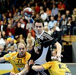 26.10.2012, Krems, Handball, Handball Liga Austria, HLA, GD, UHK Krems - Fivers WAT Margareten,<br>MITKOV Vlatko, KOLAR Markus, VISY Norbert<br><br>Copyright DIENER / Zierlinger Karl<br>Marktgasse 3-7 / 4 / 5 / 21<br>A-1090 Wien<br>Telefax +43 1 955 32 35<br>Mobil +43 676 629 98 51<br>BA-CA<br>Bank Nr. 12000<br>Account Nr. 00712 223 783<br>e-mail: agentur@diener.at<br>Datenbank: www.diener.at