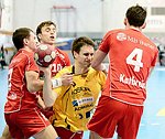 27.12.2012, Krems, Handball, Handball Liga Austria, HLA, GD, UHK Krems, HC Hard,<br>RASCHLE Luca, BELAS Ivica, KATHREIN Alex<br><br><br><br>Copyright DIENER / Zierlinger Karl<br>Marktgasse 3-7 / 4 / 5 / 21<br>A-1090 Wien<br>Telefax +43 1 955 32 35<br>Mobil +43 676 629 98 51<br>BA-CA<br>Bank Nr. 12000<br>Account Nr. 00712 223 783<br>e-mail: agentur@diener.at<br>Datenbank: www.diener.at