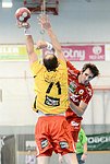 27.12.2012, Krems, Handball, Handball Liga Austria, HLA, GD, UHK Krems, HC Hard,<br>MITKOV Vlatko, SCHMID Dominik<br><br><br>Copyright DIENER / Zierlinger Karl<br>Marktgasse 3-7 / 4 / 5 / 21<br>A-1090 Wien<br>Telefax +43 1 955 32 35<br>Mobil +43 676 629 98 51<br>BA-CA<br>Bank Nr. 12000<br>Account Nr. 00712 223 783<br>e-mail: agentur@diener.at<br>Datenbank: www.diener.at
