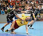 13.10.2012, Krems, Handball, Handball Liga Austria, HLA, GD, UHK Krems, ULZ Schwaz, <br>MARAKOVIC Kresimir, LINT Werner<br><br><br>Copyright DIENER / Zierlinger Karl<br>Marktgasse 3-7 / 4 / 5 / 21<br>A-1090 Wien<br>Telefax +43 1 955 32 35<br>Mobil +43 676 629 98 51<br>BA-CA<br>Bank Nr. 12000<br>Account Nr. 00712 223 783<br>e-mail: agentur@diener.at<br>Datenbank: www.diener.at