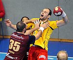 10.11.2012, Krems, Handball, Handball Liga Austria, HLA, GD, UHK Krems, Union Leoben<br>SURAC Domagoj, MITKOV Vlatko<br><br><br>Copyright DIENER / Zierlinger Karl<br>Marktgasse 3-7 / 4 / 5 / 21<br>A-1090 Wien<br>Telefax +43 1 955 32 35<br>Mobil +43 676 629 98 51<br>BA-CA<br>Bank Nr. 12000<br>Account Nr. 00712 223 783<br>e-mail: agentur@diener.at<br>Datenbank: www.diener.at