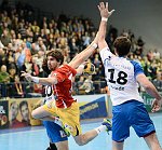 14.12.2013, Krems, Handball, Handball Liga Austria, HLA, GD, UHK Krems, HC Hard,<br>SCHOPF Tobias, FRIEDE Bernd<br><br><br>Copyright DIENER / Zierlinger Karl<br>Marktgasse 3-7 / 4 / 5 / 21<br>A-1090 Wien<br>Telefax +43 1 955 32 35<br>Mobil +43 676 629 98 51<br>BA-CA<br>Bank Nr. 12000<br>Account Nr. 00712 223 783<br>e-mail: agentur@diener.at<br>Datenbank: www.diener.at