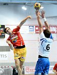 14.12.2013, Krems, Handball, Handball Liga Austria, HLA, GD, UHK Krems, HC Hard,<br>SVOBODA Christoph, SCHMID Dominik<br><br><br>Copyright DIENER / Zierlinger Karl<br>Marktgasse 3-7 / 4 / 5 / 21<br>A-1090 Wien<br>Telefax +43 1 955 32 35<br>Mobil +43 676 629 98 51<br>BA-CA<br>Bank Nr. 12000<br>Account Nr. 00712 223 783<br>e-mail: agentur@diener.at<br>Datenbank: www.diener.at