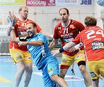 12.10.2013, Krems, Handball, Handball Liga Austria, HLA, GD, UHK Krems - HC Linz,<br>LINT Werner, SCHNEIDER Uwe, MITKOV Vlatko, VISY Norbert<br><br><br>Copyright DIENER / Zierlinger Karl<br>Marktgasse 3-7 / 4 / 5 / 21<br>A-1090 Wien<br>Telefax +43 1 955 32 35<br>Mobil +43 676 629 98 51<br>BA-CA<br>Bank Nr. 12000<br>Account Nr. 00712 223 783<br>e-mail: agentur@diener.at<br>Datenbank: www.diener.at
