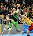 30.11.2013, Krems, Handball, Handball Liga Austria, HLA, GD, UHK Krems, SG Westwien,<br>STRAZDAS Augustas, NEUHOLD Christoph<br><br><br><br>Copyright DIENER / Zierlinger Karl<br>Marktgasse 3-7 / 4 / 5 / 21<br>A-1090 Wien<br>Telefax +43 1 955 32 35<br>Mobil +43 676 629 98 51<br>BA-CA<br>Bank Nr. 12000<br>Account Nr. 00712 223 783<br>e-mail: agentur@diener.at<br>Datenbank: www.diener.at