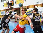 16.02.2015, Krems, Handball, Handball Liga Austria, HLA, OPO, UHK Krems, WAT Margareten,<br>EITUTIS Tomas, FEICHTINGER Sebastian, BEZUCHA Markus<br><br><br><br>Copyright DIENER / Zierlinger<br>Marktgasse 3-7 / 4 / 5 / 21<br>A-1090 Wien<br>Telefax +43 1 955 32 35<br>Mobil +43 676 629 98 51<br>BA-CA<br>Bank Nr. 12000<br>Account Nr. 00712 223 783<br>e-mail: agentur@diener.at<br>Datenbank: www.diener.at