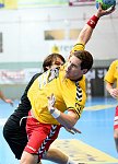 08.11.2014, Krems, Handball, Handball Liga Austria, HLA, GD, UHK Krems - HSG  Baernbach / Koeflach,<br>OFFENBACHER Christian, WALZER Guenther<br><br><br><br>Copyright DIENER / Zierlinger<br>Marktgasse 3-7 / 4 / 5 / 21<br>A-1090 Wien<br>Telefax +43 1 955 32 35<br>Mobil +43 676 629 98 51<br>BA-CA<br>Bank Nr. 12000<br>Account Nr. 00712 223 783<br>e-mail: agentur@diener.at<br>Datenbank: www.diener.at