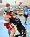 26.11.2014, Krems, Handball, Handball Liga Austria, HLA, GD, UHK Krems, ULZ Schwaz,<br>VIZVARY Kristof, PEROVIC Draguljub<br><br><br><br>Copyright DIENER / Zierlinger Karl<br>Marktgasse 3-7 / 4 / 5 / 21<br>A-1090 Wien<br>Telefax +43 1 955 32 35<br>Mobil +43 676 629 98 51<br>BA-CA<br>Bank Nr. 12000<br>Account Nr. 00712 223 783<br>e-mail: agentur@diener.at<br>Datenbank: www.diener.at