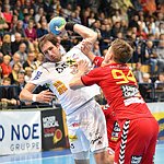 20.04.2015, Krems, Handball, Handball Liga Austria, HLA, VF, UHK Krems, WAT Margareten,<br>EITUTIS Tomas, NEUHOLD Christoph<br><br><br><br>Copyright DIENER / Zierlinger<br>Marktgasse 3-7 / 4 / 5 / 21<br>A-1090 Wien<br>Telefax +43 1 955 32 35<br>Mobil +43 676 629 98 51<br>BA-CA<br>Bank Nr. 12000<br>Account Nr. 00712 223 783<br>e-mail: agentur@diener.at<br>Datenbank: www.diener.at