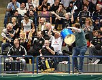 20.04.2015, Krems, Handball, Handball Liga Austria, HLA, VF, UHK Krems, WAT Margareten,<br>Fans Margareten<br><br><br><br>Copyright DIENER / Zierlinger<br>Marktgasse 3-7 / 4 / 5 / 21<br>A-1090 Wien<br>Telefax +43 1 955 32 35<br>Mobil +43 676 629 98 51<br>BA-CA<br>Bank Nr. 12000<br>Account Nr. 00712 223 783<br>e-mail: agentur@diener.at<br>Datenbank: www.diener.at