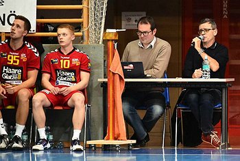 6884_Hallensprecher