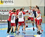 20.11.2015, Krems, Handball, Handball Liga Austria, HLA, GD, UHK Krems - HSG  Baernbach / Koeflach,<br>Siegesjubel Krems<br><br><br><br>Copyright DIENER / Zierlinger<br>Marktgasse 3-7 / 4 / 5 / 21<br>A-1090 Wien<br>Telefax +43 1 955 32 35<br>Mobil +43 676 629 98 51<br>BA-CA<br>Bank Nr. 12000<br>Account Nr. 00712 223 783<br>e-mail: agentur@diener.at<br>Datenbank: www.diener.at