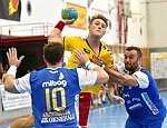 05.09.2015, Krems, Handball, Handball Liga Austria, HLA, GD, UHK Krems - HC Linz,<br>KAINMUELLER Klemens, NEUHOLD Christoph, VOCKOVIC Gojko<br><br>Copyright DIENER / Zierlinger<br>Marktgasse 3-7 / 4 / 5 / 21<br>A-1090 Wien<br>Telefax +43 1 955 32 35<br>Mobil +43 676 629 98 51<br>BA-CA<br>Bank Nr. 12000<br>Account Nr. 00712 223 783<br>e-mail: agentur@diener.at<br>Datenbank: www.diener.at