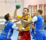 05.09.2015, Krems, Handball, Handball Liga Austria, HLA, GD, UHK Krems - HC Linz,<br>REISINGER Florian, SIMEK Marko, GISELBRECHT Simon<br><br>Copyright DIENER / Zierlinger<br>Marktgasse 3-7 / 4 / 5 / 21<br>A-1090 Wien<br>Telefax +43 1 955 32 35<br>Mobil +43 676 629 98 51<br>BA-CA<br>Bank Nr. 12000<br>Account Nr. 00712 223 783<br>e-mail: agentur@diener.at<br>Datenbank: www.diener.at