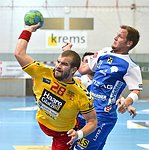 05.09.2015, Krems, Handball, Handball Liga Austria, HLA, GD, UHK Krems - HC Linz,<br>FEICHTINGER Sebastian, PAPSCH Manuel<br><br>Copyright DIENER / Zierlinger<br>Marktgasse 3-7 / 4 / 5 / 21<br>A-1090 Wien<br>Telefax +43 1 955 32 35<br>Mobil +43 676 629 98 51<br>BA-CA<br>Bank Nr. 12000<br>Account Nr. 00712 223 783<br>e-mail: agentur@diener.at<br>Datenbank: www.diener.at