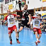 11.12.2015, Krems, Handball, Handball Liga Austria, HLA, GD, UHK Krems, HT Schwaz,<br>MITKOV Vlatko, PRAKAPENIA Anton, VISY Norbert<br><br><br><br>Copyright DIENER / Zierlinger Karl<br>Marktgasse 3-7 / 4 / 5 / 21<br>A-1090 Wien<br>Telefax +43 1 955 32 35<br>Mobil +43 676 629 98 51<br>BA-CA<br>Bank Nr. 12000<br>Account Nr. 00712 223 783<br>e-mail: agentur@diener.at<br>Datenbank: www.diener.at