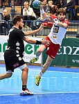 11.12.2015, Krems, Handball, Handball Liga Austria, HLA, GD, UHK Krems, HT Schwaz,<br>JURIC Patrik, SCHOPF Tobias<br><br><br>Copyright DIENER / Zierlinger Karl<br>Marktgasse 3-7 / 4 / 5 / 21<br>A-1090 Wien<br>Telefax +43 1 955 32 35<br>Mobil +43 676 629 98 51<br>BA-CA<br>Bank Nr. 12000<br>Account Nr. 00712 223 783<br>e-mail: agentur@diener.at<br>Datenbank: www.diener.at