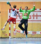 11.12.2015, Krems, Handball, Handball Liga Austria, HLA, GD, UHK Krems, HT Schwaz,<br>VISY Norbert, KISHOU Aliaksei<br><br><br><br>Copyright DIENER / Zierlinger Karl<br>Marktgasse 3-7 / 4 / 5 / 21<br>A-1090 Wien<br>Telefax +43 1 955 32 35<br>Mobil +43 676 629 98 51<br>BA-CA<br>Bank Nr. 12000<br>Account Nr. 00712 223 783<br>e-mail: agentur@diener.at<br>Datenbank: www.diener.at