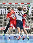 05.12.2015, Krems, Handball, Handball Liga Austria, HLA, GD, UHK Krems, HC Hard,<br>WALZER Guenther, WEBER Thomas, SURAC Domagoj<br><br>Copyright DIENER / Zierlinger Karl<br>Marktgasse 3-7 / 4 / 5 / 21<br>A-1090 Wien<br>Telefax +43 1 955 32 35<br>Mobil +43 676 629 98 51<br>BA-CA<br>Bank Nr. 12000<br>Account Nr. 00712 223 783<br>e-mail: agentur@diener.at<br>Datenbank: www.diener.at