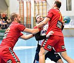 05.12.2015, Krems, Handball, Handball Liga Austria, HLA, GD, UHK Krems, HC Hard,<br>SURAC Domagoj, KNAUTH Michael, MITKOV Vlatko<br><br>Copyright DIENER / Zierlinger Karl<br>Marktgasse 3-7 / 4 / 5 / 21<br>A-1090 Wien<br>Telefax +43 1 955 32 35<br>Mobil +43 676 629 98 51<br>BA-CA<br>Bank Nr. 12000<br>Account Nr. 00712 223 783<br>e-mail: agentur@diener.at<br>Datenbank: www.diener.at