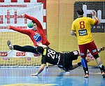 27.02.2016, Krems, Handball, Handball Liga Austria, HLA, OPO, UHK Krems, Bregenz,<br>DEIFL Florian, GANGL Clemens, BOZSO Andras<br><br><br><br>Copyright DIENER / Zierlinger Karl<br>Marktgasse 3-7 / 4 / 5 / 21<br>A-1090 Wien<br>Telefax +43 1 955 32 35<br>Mobil +43 676 629 98 51<br>BA-CA<br>Bank Nr. 12000<br>Account Nr. 00712 223 783<br>e-mail: agentur@diener.at<br>Datenbank: www.diener.at