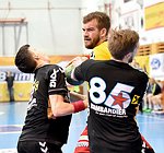 17.04.2016, Krems, Handball, Handball Liga Austria, HLA, OPO, UHK Krems, WAT Margareten,<br>MARTINOVIC Ivan, FEICHTINGER Sebastian, BRANDFELLNER David<br><br><br><br>Copyright DIENER / Zierlinger<br>Marktgasse 3-7 / 4 / 5 / 21<br>A-1090 Wien<br>Telefax +43 1 955 32 35<br>Mobil +43 676 629 98 51<br>BA-CA<br>Bank Nr. 12000<br>Account Nr. 00712 223 783<br>e-mail: agentur@diener.at<br>Datenbank: www.diener.at