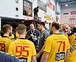 17.04.2016, Krems, Handball, Handball Liga Austria, HLA, OPO, UHK Krems, WAT Margareten,<br>TIMEOUT Krems<br><br><br><br>Copyright DIENER / Zierlinger<br>Marktgasse 3-7 / 4 / 5 / 21<br>A-1090 Wien<br>Telefax +43 1 955 32 35<br>Mobil +43 676 629 98 51<br>BA-CA<br>Bank Nr. 12000<br>Account Nr. 00712 223 783<br>e-mail: agentur@diener.at<br>Datenbank: www.diener.at