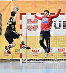 17.04.2016, Krems, Handball, Handball Liga Austria, HLA, OPO, UHK Krems, WAT Margareten,<br>SCHWEIGER Vincent, DEIFL Florian<br><br><br><br>Copyright DIENER / Zierlinger<br>Marktgasse 3-7 / 4 / 5 / 21<br>A-1090 Wien<br>Telefax +43 1 955 32 35<br>Mobil +43 676 629 98 51<br>BA-CA<br>Bank Nr. 12000<br>Account Nr. 00712 223 783<br>e-mail: agentur@diener.at<br>Datenbank: www.diener.at