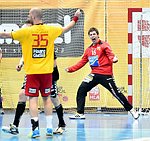 17.04.2016, Krems, Handball, Handball Liga Austria, HLA, OPO, UHK Krems, WAT Margareten,<br>SURAC Domagoj, DEIFL Florian<br><br><br><br>Copyright DIENER / Zierlinger<br>Marktgasse 3-7 / 4 / 5 / 21<br>A-1090 Wien<br>Telefax +43 1 955 32 35<br>Mobil +43 676 629 98 51<br>BA-CA<br>Bank Nr. 12000<br>Account Nr. 00712 223 783<br>e-mail: agentur@diener.at<br>Datenbank: www.diener.at