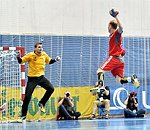 07.04.2016, Krems, Handball, Laenderspiel, Maenner,  Nationalteam, Testspiel, Oesterreich, Tschechien<br>GALIA Martin, WEBER Robert<br><br><br>Copyright DIENER / Zierlinger<br>Marktgasse 3-7 / 4 / 5 / 21<br>A-1090 Wien<br>Telefax +43 1 955 32 35<br>Mobil +43 676 629 98 51<br>BA-CA<br>Bank Nr. 12000<br>Account Nr. 00712 223 783<br>e-mail: agentur@diener.at<br>Datenbank: www.diener.at