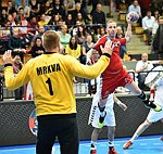 07.04.2016, Krems, Handball, Laenderspiel, Maenner,  Nationalteam, Testspiel, Oesterreich, Tschechien<br>MRKVA Martin, WEBER Robert<br><br><br>Copyright DIENER / Zierlinger<br>Marktgasse 3-7 / 4 / 5 / 21<br>A-1090 Wien<br>Telefax +43 1 955 32 35<br>Mobil +43 676 629 98 51<br>BA-CA<br>Bank Nr. 12000<br>Account Nr. 00712 223 783<br>e-mail: agentur@diener.at<br>Datenbank: www.diener.at
