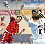 07.04.2016, Krems, Handball, Laenderspiel, Maenner,  Nationalteam, Testspiel, Oesterreich, Tschechien<br>HERMANN Alexander, UZEK Jan<br><br><br>Copyright DIENER / Zierlinger<br>Marktgasse 3-7 / 4 / 5 / 21<br>A-1090 Wien<br>Telefax +43 1 955 32 35<br>Mobil +43 676 629 98 51<br>BA-CA<br>Bank Nr. 12000<br>Account Nr. 00712 223 783<br>e-mail: agentur@diener.at<br>Datenbank: www.diener.at