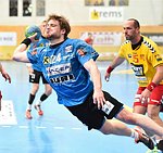 30.04.2016,  Krems,  Handball,  Handball Liga Austria,  HLA, VF,  UHK Krems,  Union Leoben,<br>SCHWARZ Andreas, SURAC Domagoj<br><br><br>Copyright DIENER / Zierlinger <br>Marktgasse 3-7 / 4 / 5 / 21<br>A-1090 Wien<br>Telefax +43 1 955 32 35<br>Mobil +43 676 629 98 51<br>BA-CA<br>Bank Nr. 12000<br>Account Nr. 00712 223 783<br>e-mail: agentur@diener.at<br>Datenbank: www.diener.at