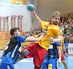 16.09.2016, Krems, Handball, Handball Liga Austria, HLA, GD, UHK Krems, HC Bruck,<br>MAHMUTAJ Berat, POSCH Fabian<br><br><br>Copyright / www. sportfotos. at<br>Missongasse 21<br>A - 3500 Krems<br>zierlinger@sportfotos.at<br>www.sportfotos.at<br>Kremser Bank <br>BIC SPKDAT21XXX<br>IBAN AT392022800704000918<br>