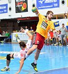 04.10.2016, Krems, Handball, Handball Liga Austria, HLA, GD, UHK Krems, HC Hard,<br>WUESTNER Frederic, POSCH Fabian<br><br><br>Copyright / www. sportfotos. at<br>Missongasse 21<br>A - 3500 Krems<br>zierlinger@sportfotos.at<br>www.sportfotos.at<br>Kremser Bank <br>BIC SPKDAT21XXX<br>IBAN AT392022800704000918