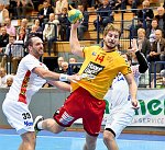 04.10.2016, Krems, Handball, Handball Liga Austria, HLA, GD, UHK Krems, HC Hard,<br>SURAC Domagoj, POSCH Fabian, KNAUTH Michael<br><br><br>Copyright / www. sportfotos. at<br>Missongasse 21<br>A - 3500 Krems<br>zierlinger@sportfotos.at<br>www.sportfotos.at<br>Kremser Bank <br>BIC SPKDAT21XXX<br>IBAN AT392022800704000918